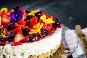 edible flowers on cake
